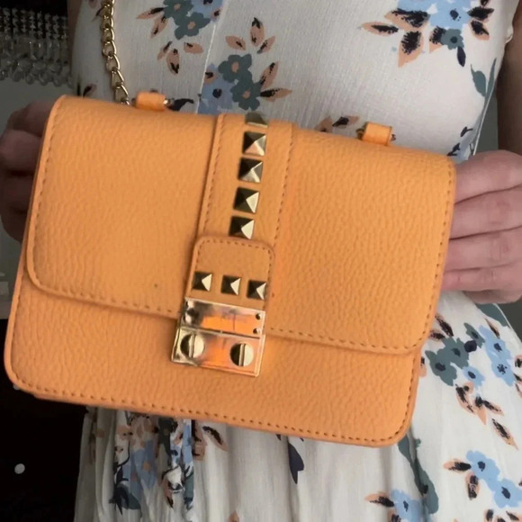 BCBG Paris crossbody - Picture 10 of 10